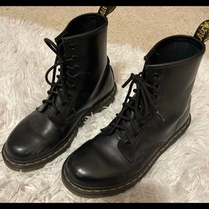 Doc Marten’s authentic 1460 boot size 7 women’s